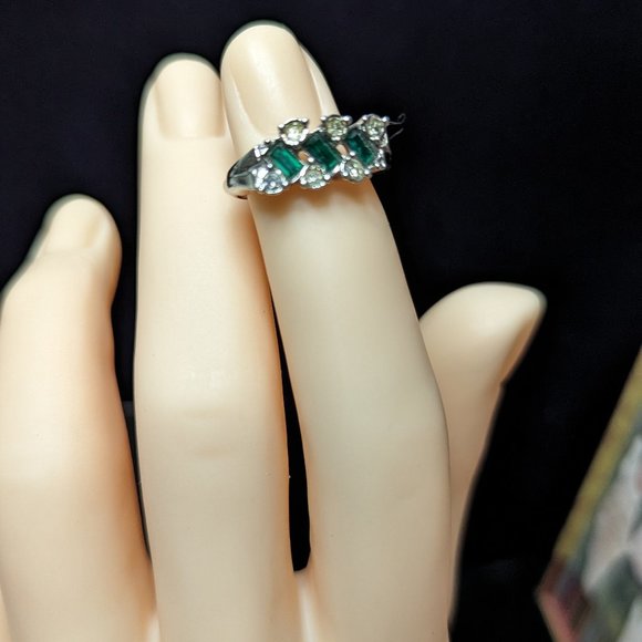 AVON COLLECTIBLE RING EMERALD CZ SIZE 5 SILVER ANTIQUE PAST PRESENT FUTURE - Picture 10 of 11